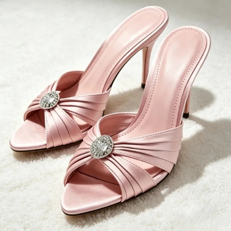 รองเท้าแตะส้นสูงประดับเพชรเทีย - Slip Dress Satin บทวิจารณ์และราคา